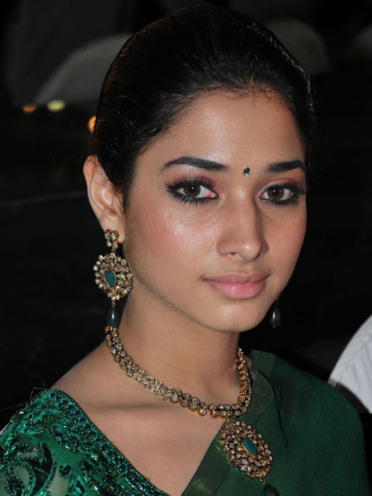 tamannah looking in green saree unseen pics